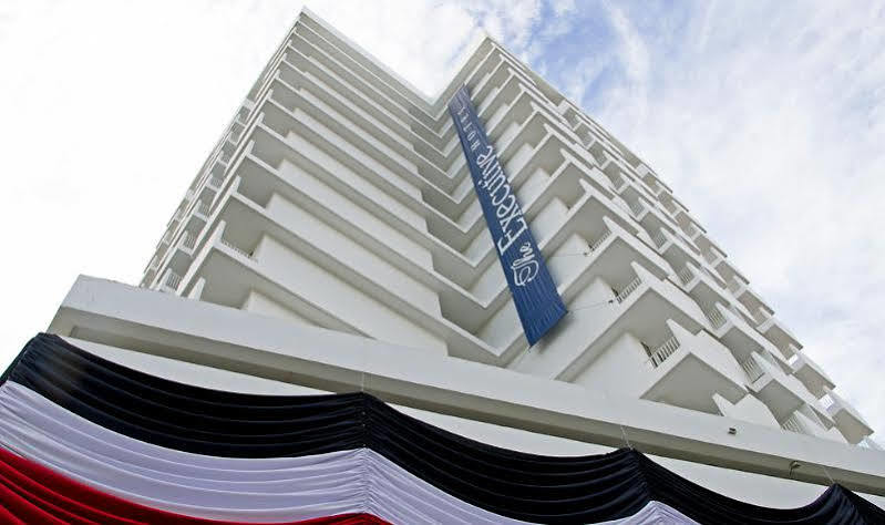 The Executive Hotel 4*