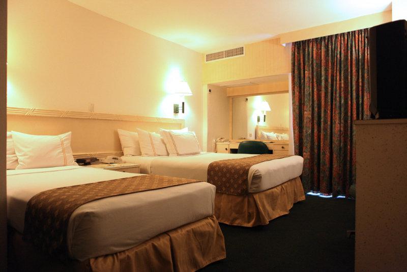 Hotel The Executive 4*